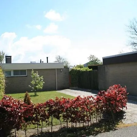 With South-facing Garden Σπίτι διακοπών