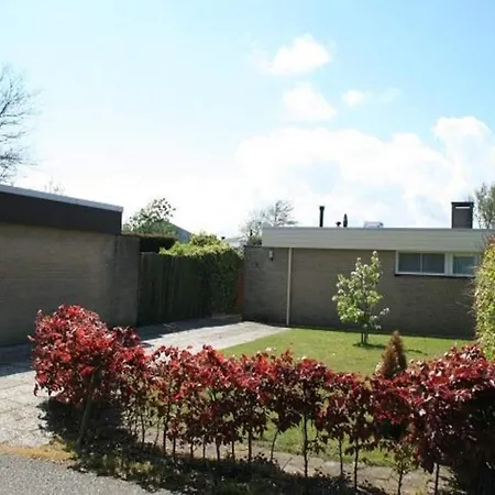 With South-facing Garden Сasa de vacaciones *