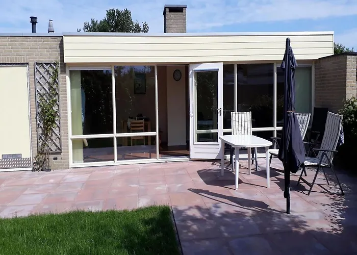 Сasa de vacaciones With South-facing Garden