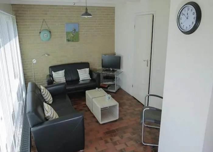 Сasa de vacaciones With South-facing Garden