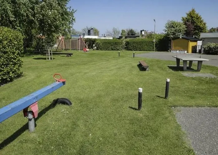 Сasa de vacaciones With South-facing Garden Sint Maartensvlotbrug